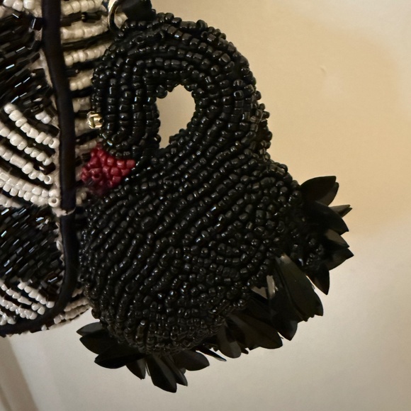 India Beaded Bag Black & White Houndstooth w/ Swan Charm - Picture 5 of 8